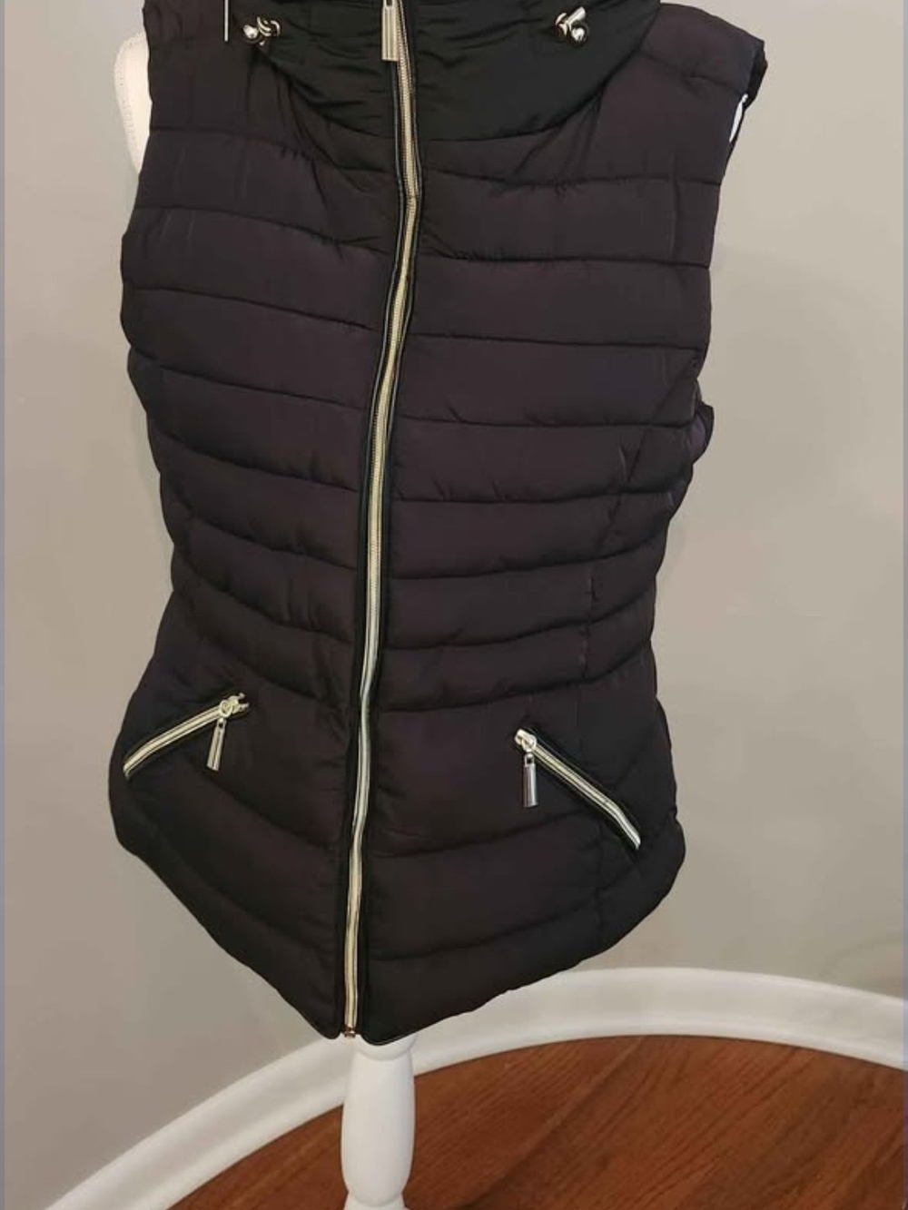 Royalty Quilted Puffer Vest with Zipper Pockets - Black